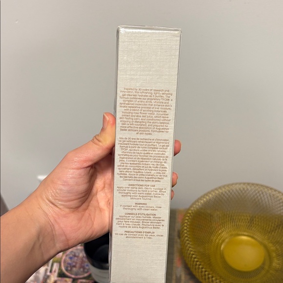 Augustinus Bader Cream Cleansing Gel - White - Picture 3 of 4